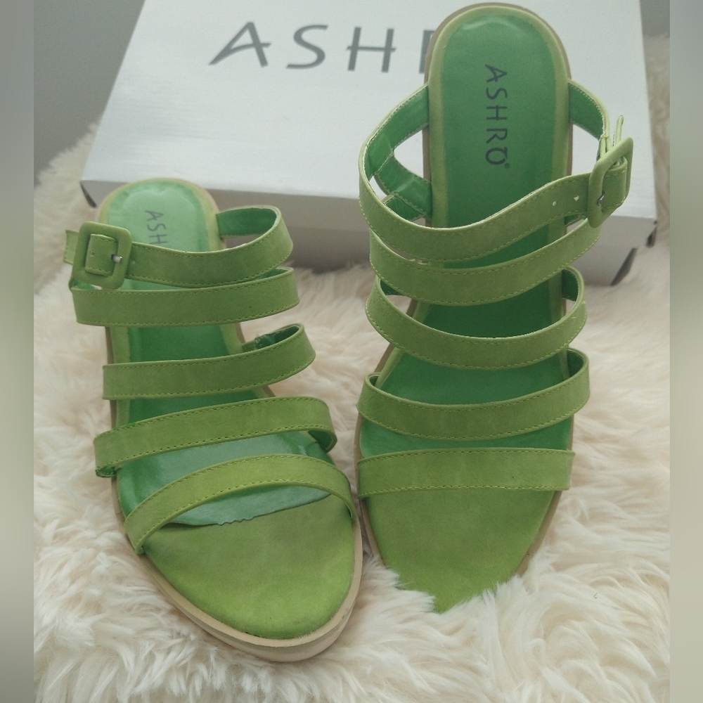Ashro Lorelly Wedges Avocado Size 8 Pre-loved Condition